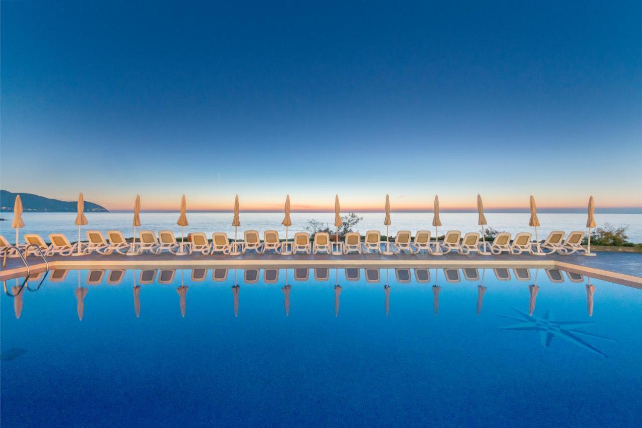 Hotel Atolon & Kaafu Beach Club Cala Bona  Exterior foto